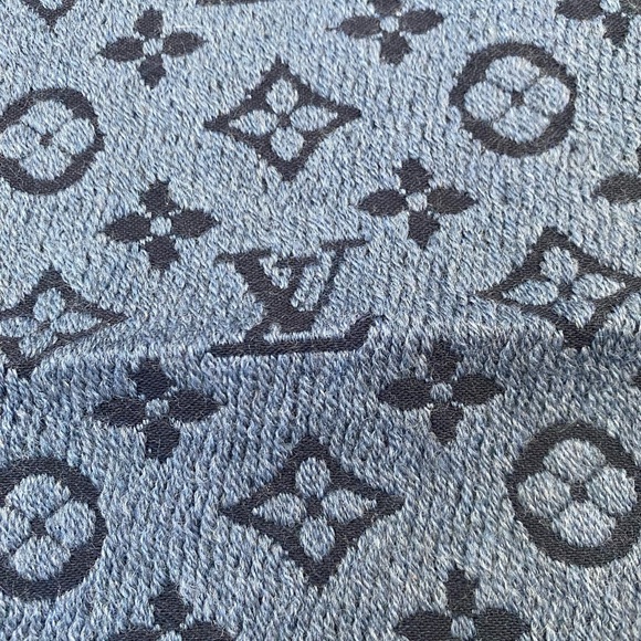 Louis Vuitton Blue Scarf Made in Italy 100% Wool - Picture 4 of 7